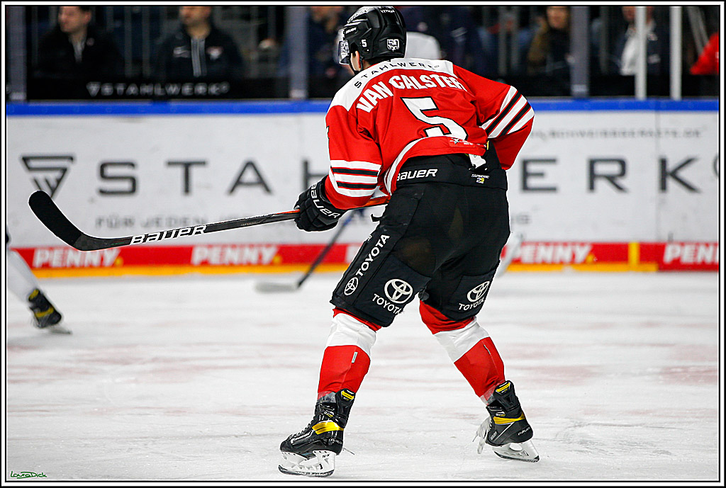 PENNY DEL; Koelner Haie- Red BUll Muenchen; Koeln, 08.11.2022